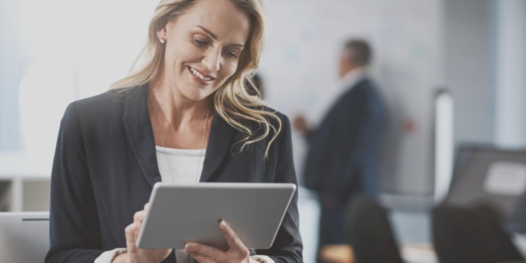 Professionelles Arbeitsumfeld für Finanzberatung und strategische Planung